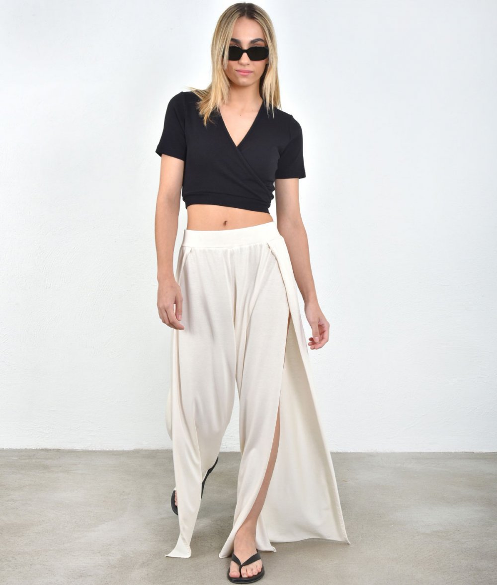 Side-slit pants
