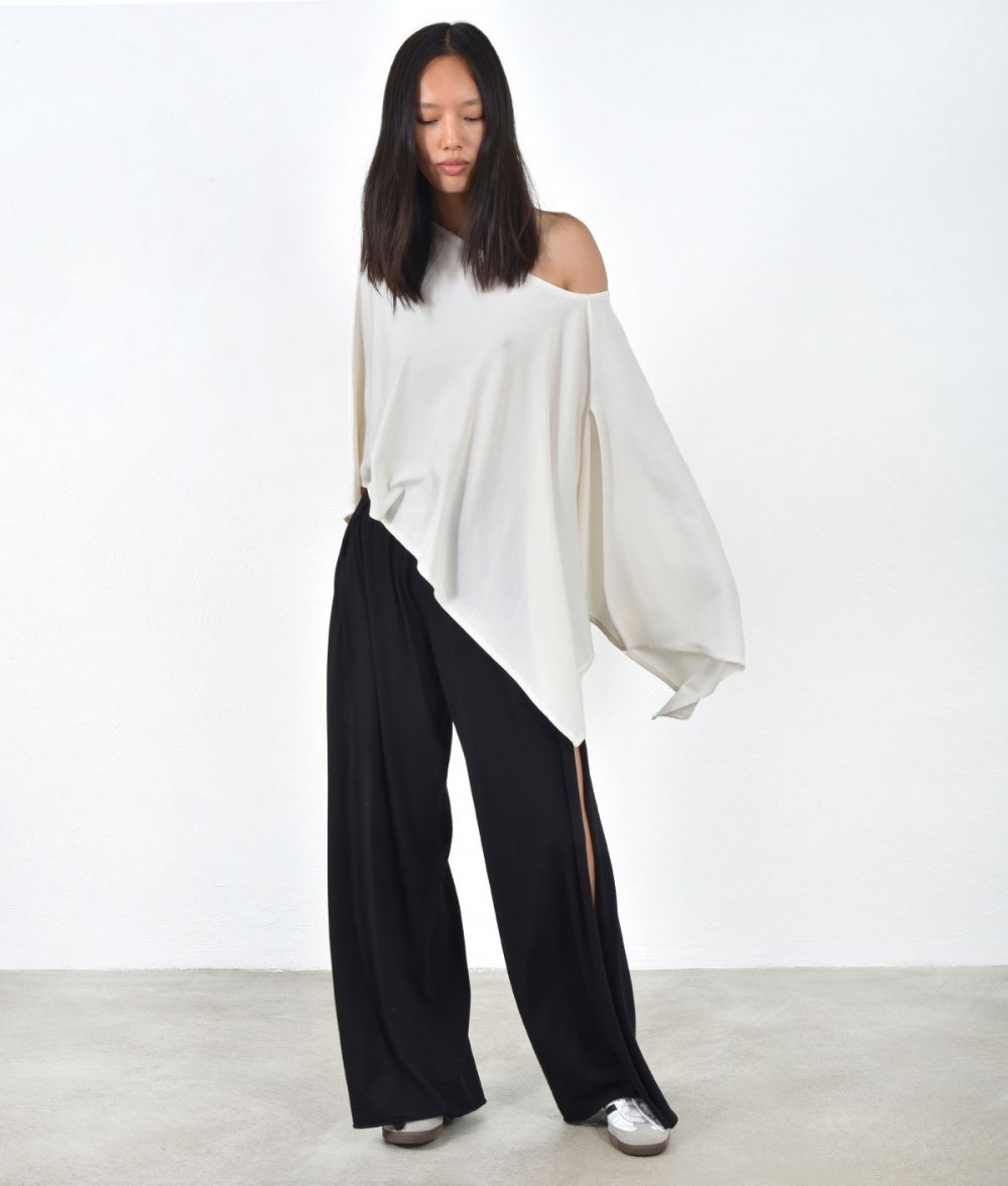 Side-slit pants