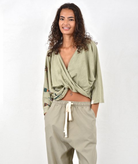 Polymorphic twisted blouse