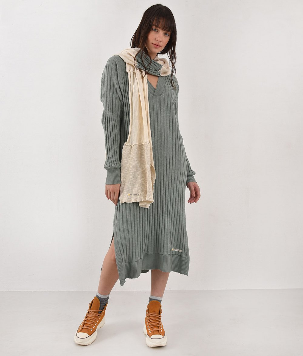 Knitted Dress With V