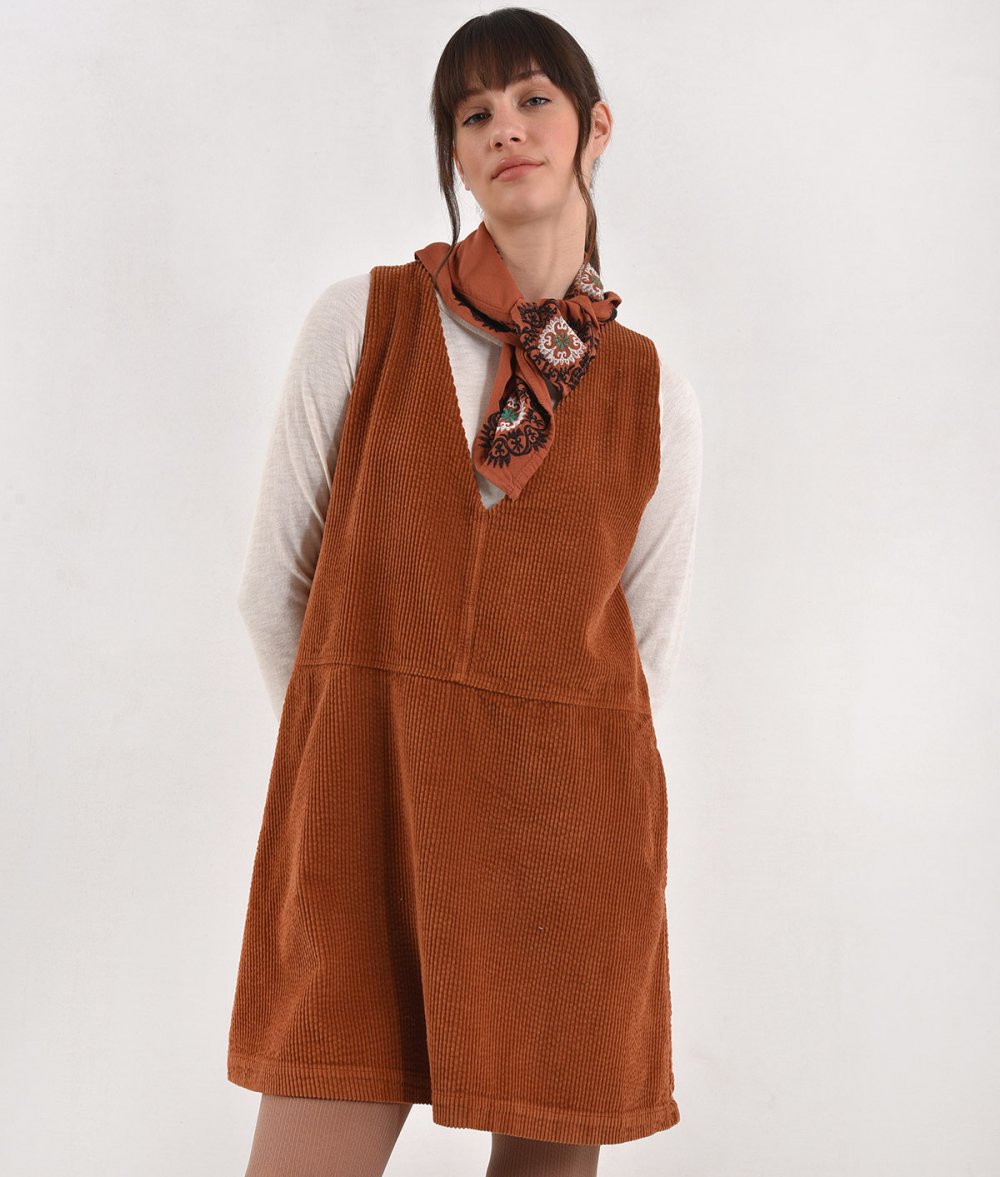 Short Padow Dress With V-neck Opening