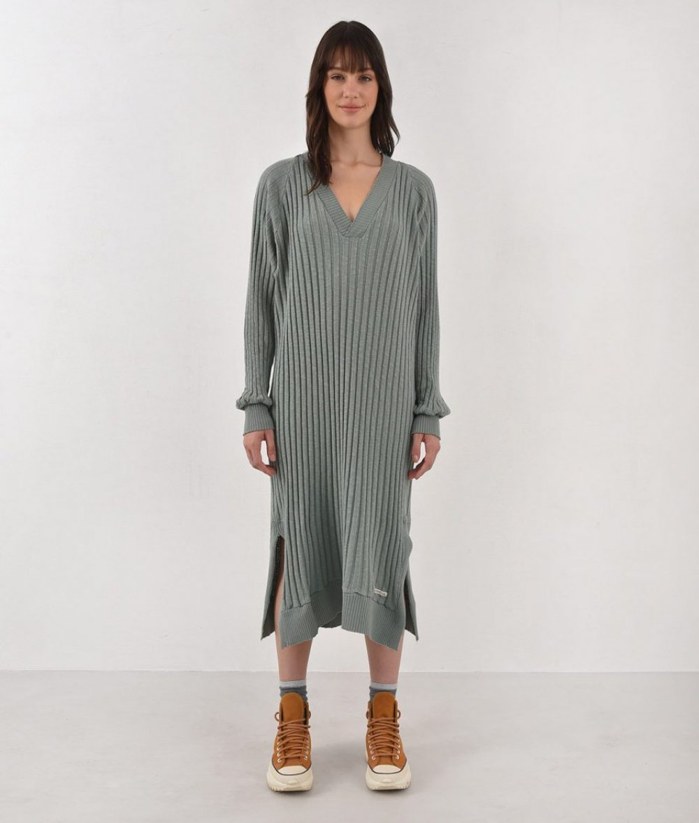 Knitted Dress With V