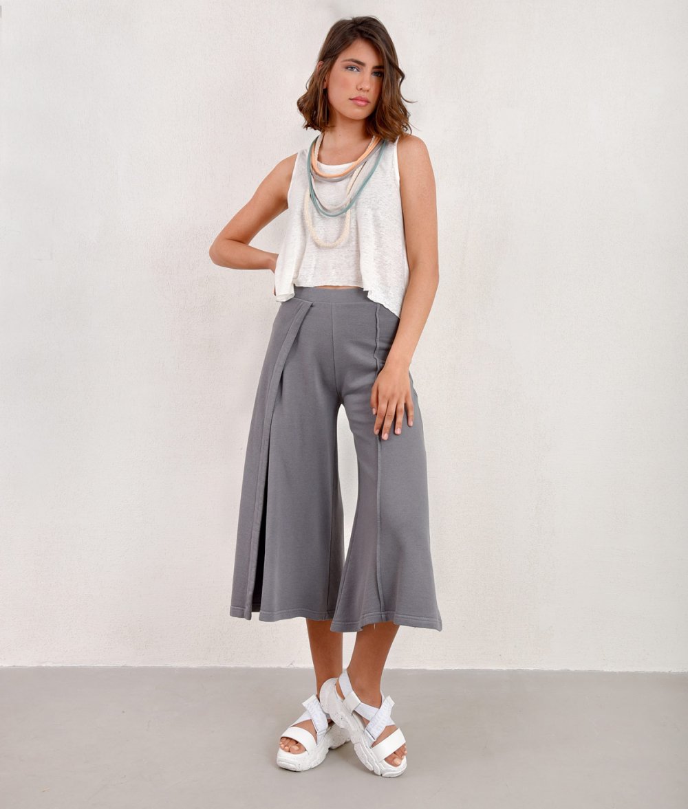 Crop Pants With Cut