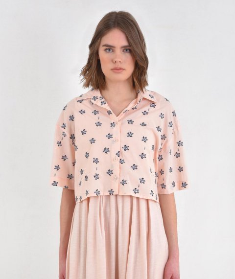 Crop Shirt With Embroidered Turtles